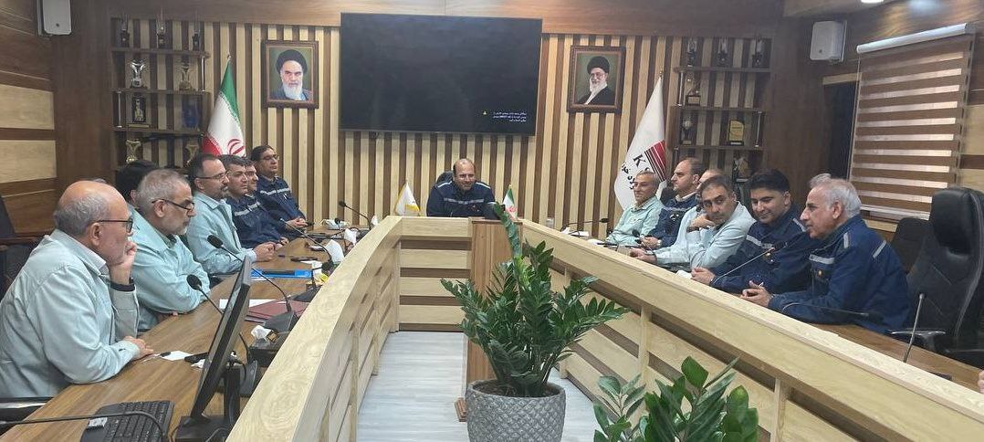 جلسه پایان سال مدیرعامل با مدیران ارشد فولاد خوزستان برگزار شد جلسه پایان سال مدیرعامل با مدیران ارشد فولاد خوزستان برگزار شد