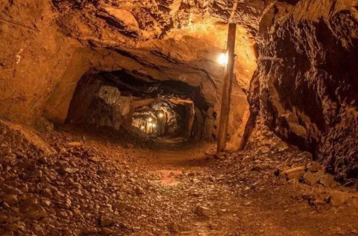 کارگر معدن بر اثر گاز گرفتگی در زیرکوه جان باخت