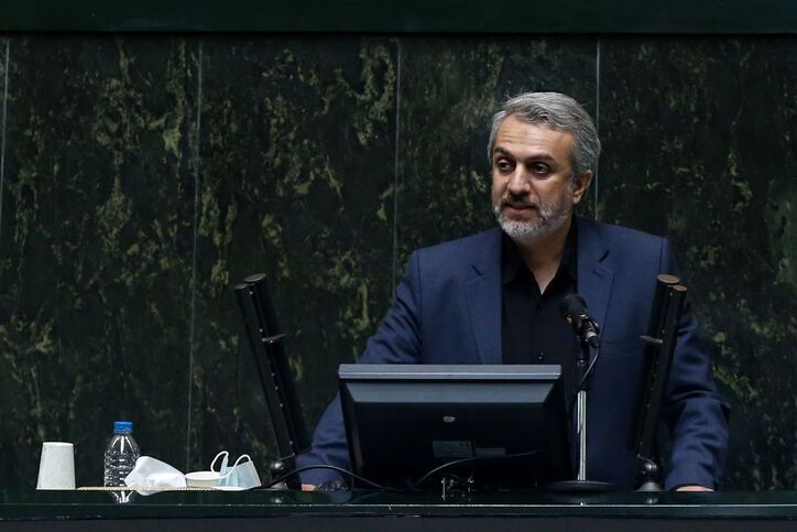وزیر اقتصاد در ۱۸ ماه اخیر در اجرای وعده هایش ناتوان بوده است
