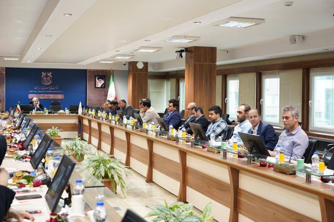 تجلیل دکتر رستمی از کارگران صنعت مس تجلیل دکتر رستمی از کارگران صنعت مس