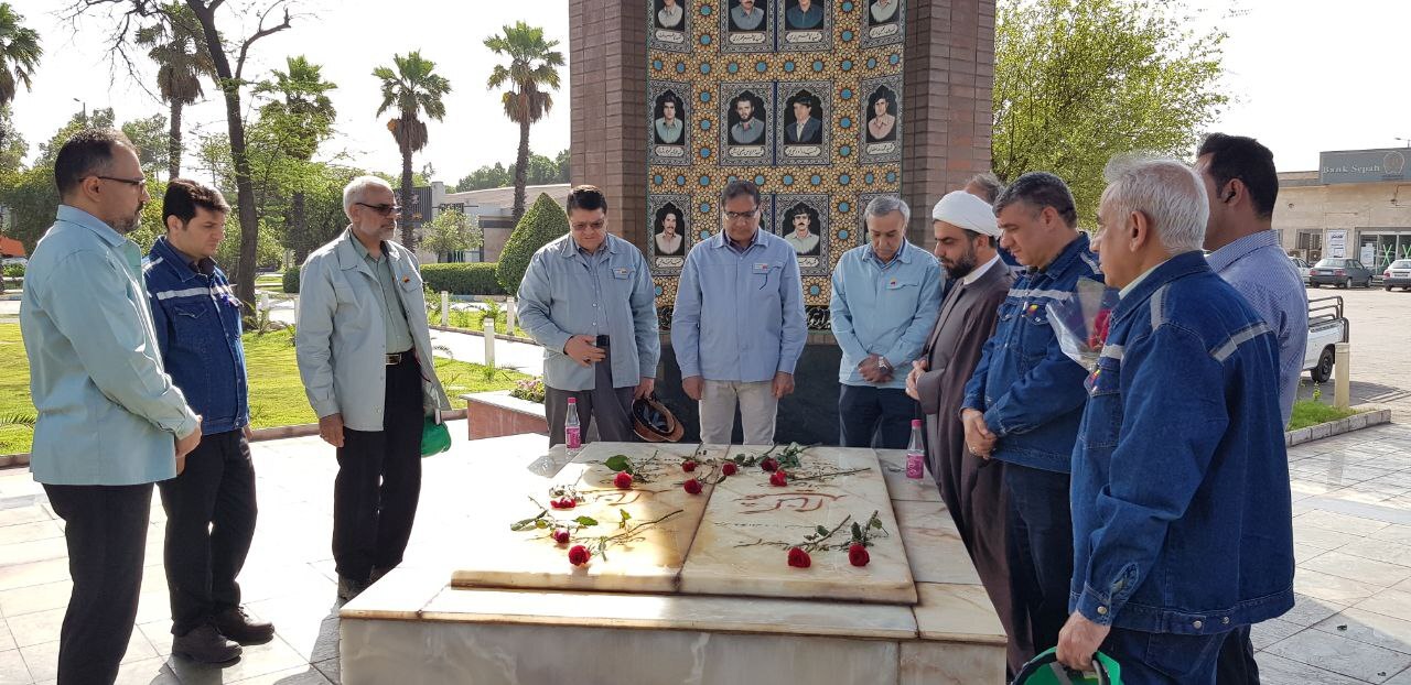 دیدار مسوولان فولاد خوزستان با کارگران بخش تولید