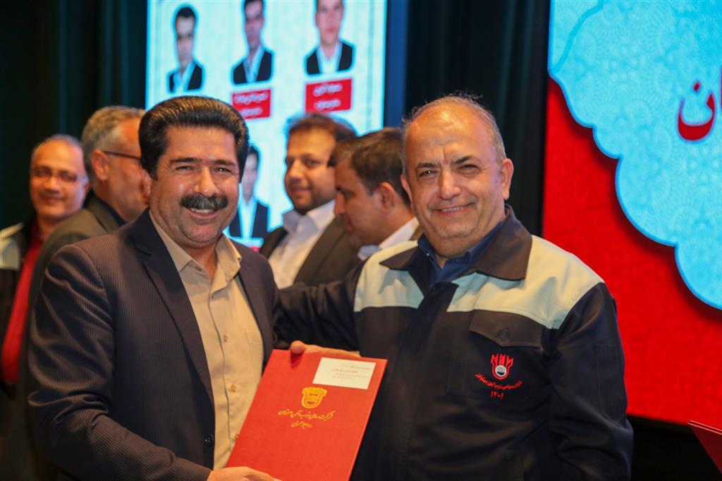تجلیل از ۵۸ تلاشگر نمونه ذوب آهن اصفهان در حضور خانواده تجلیل از ۵۸ تلاشگر نمونه ذوب آهن اصفهان در حضور خانواده
