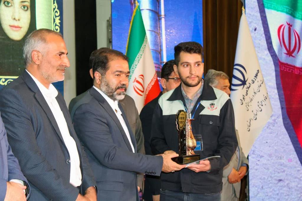 درخشش ذوب آهن اصفهان در جشنواره امتنان از نخبگان جامعه کار و تولید درخشش ذوب آهن اصفهان در جشنواره امتنان از نخبگان جامعه کار و تولید