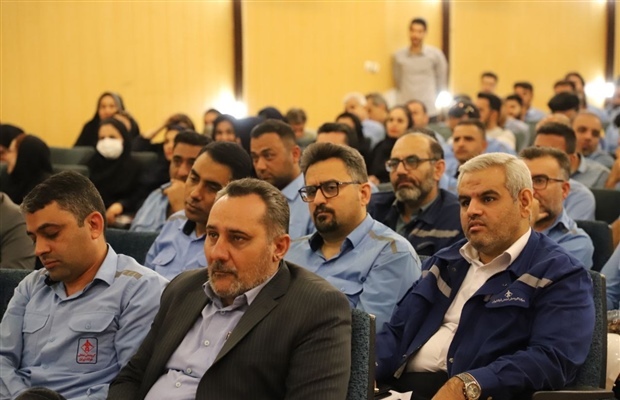 مراسم روز جهانی کارگر و تقدیر از کارگران نمونه گروه ملی صنعتی فولاد ایران برگزار شد مراسم روز جهانی کارگر و تقدیر از کارگران نمونه گروه ملی صنعتی فولاد ایران برگزار شد