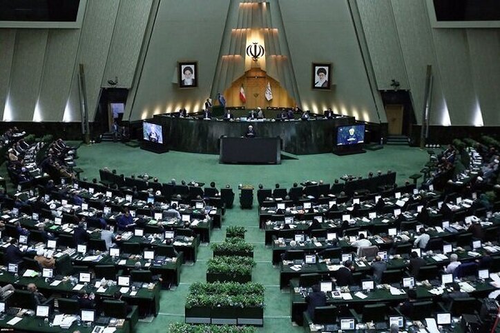 حضور خاندوزی و فرزین در مجلس برای بررسی نحوه و روند اختصاص ارز برای کالا‌ها