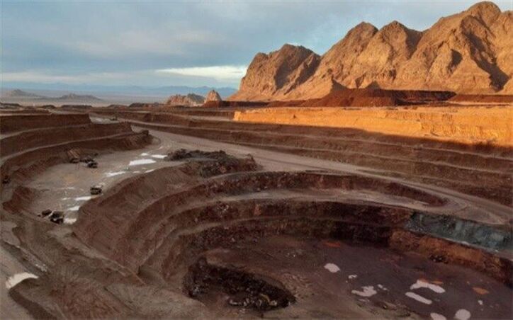 یک بام و دو هوا در معدن سرب و روی مهدی آباد/ نفت تحریم شده یا معدن؛ مساله این است!