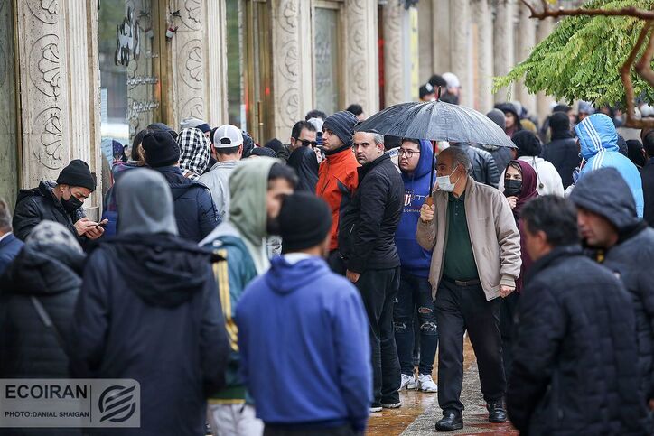 صف بلند برای خرید سکه بورسی/ فرمان حرکت بازار ارز به دست برجام افتاد؟