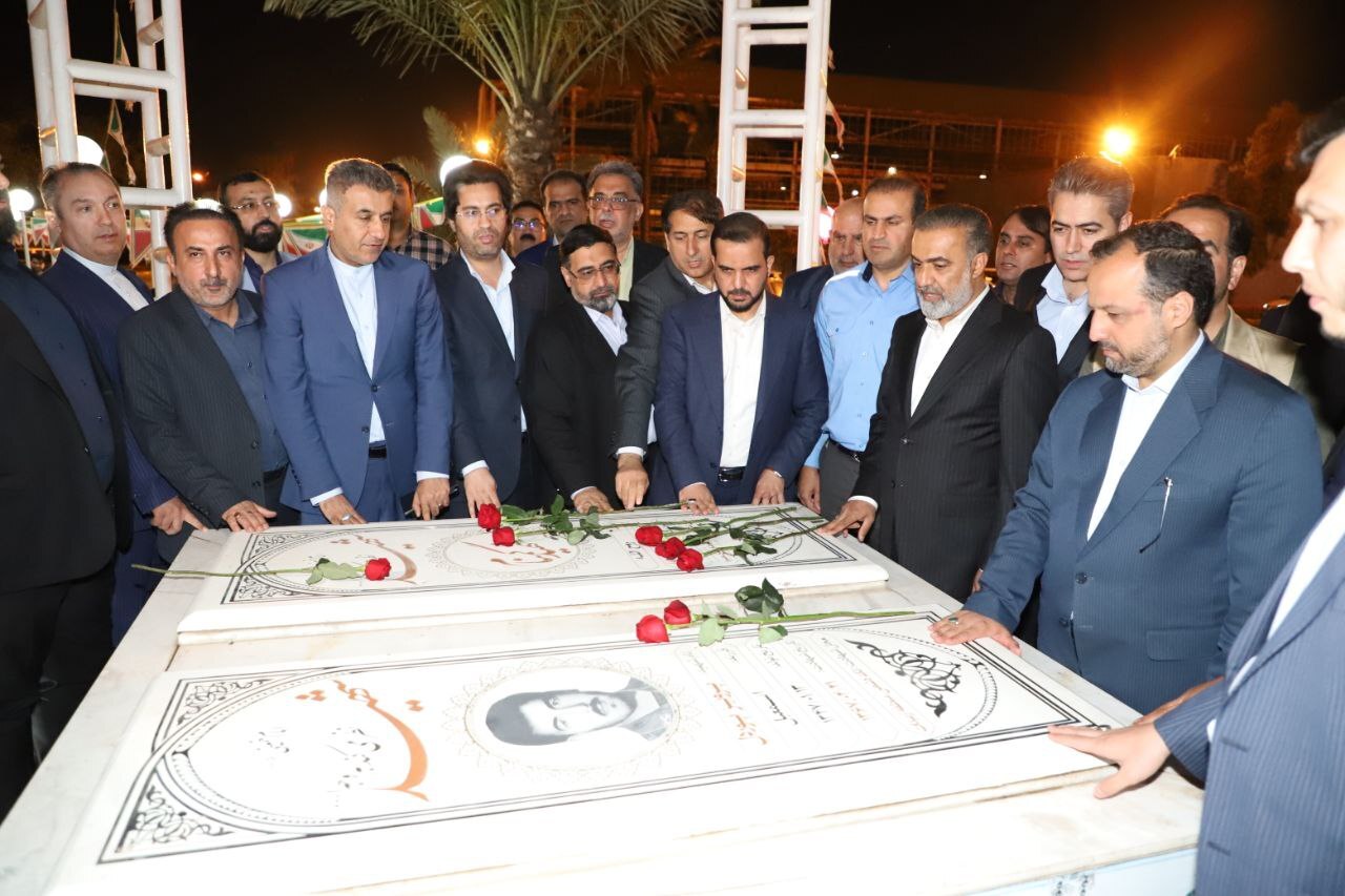 بازدید دکتر خاندوزی وزیر امور اقتصادی و دارایی از گروه ملی صنعتی فولاد ایران بازدید دکتر خاندوزی وزیر امور اقتصادی و دارایی از گروه ملی صنعتی فولاد ایران