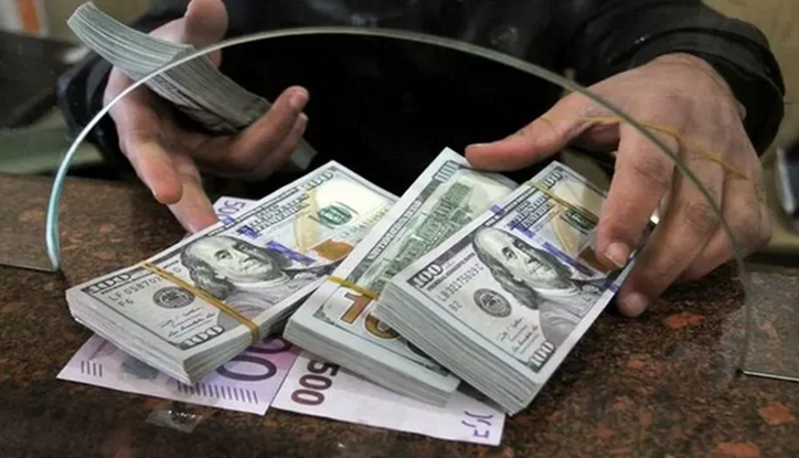 ۵ پیش‌بینی از قیمت دلار/ بازار به چه سمتی می‌رود؟