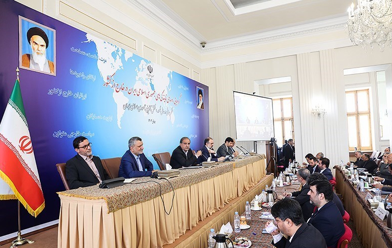 برنامه صادرات غیرنفتی برای سال ۱۴۰۴ رسیدن به مرز ۷۵ میلیارد دلار است/ رویکرد اساسی ما در سرمایه‌گذاری و تولید می‌بایست «تولید صادراتی» باشد