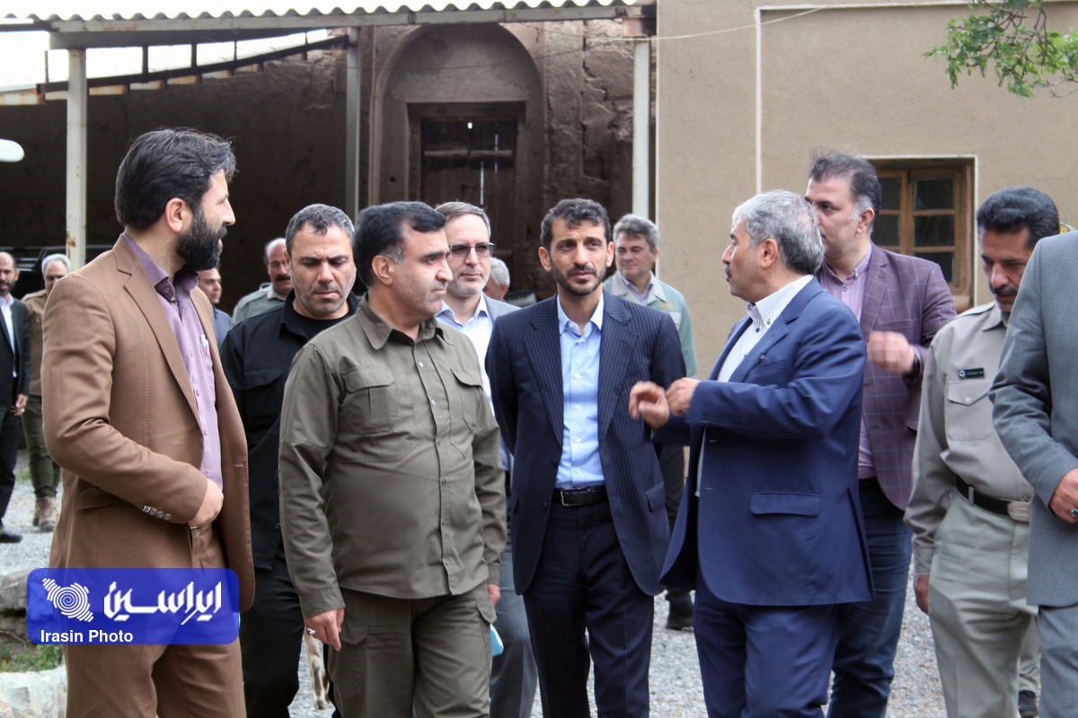 همه صنایع در کنار همه مردم برای احیای محیط زیست/ هدف فولاد مبارکه تبدیل شدن به الگوی زیست محیطی کشور و رسیدن به صنعت سبز است همه صنایع در کنار همه مردم برای احیای محیط زیست/ هدف فولاد مبارکه تبدیل شدن به الگوی زیست محیطی کشور و رسیدن به صنعت سبز است