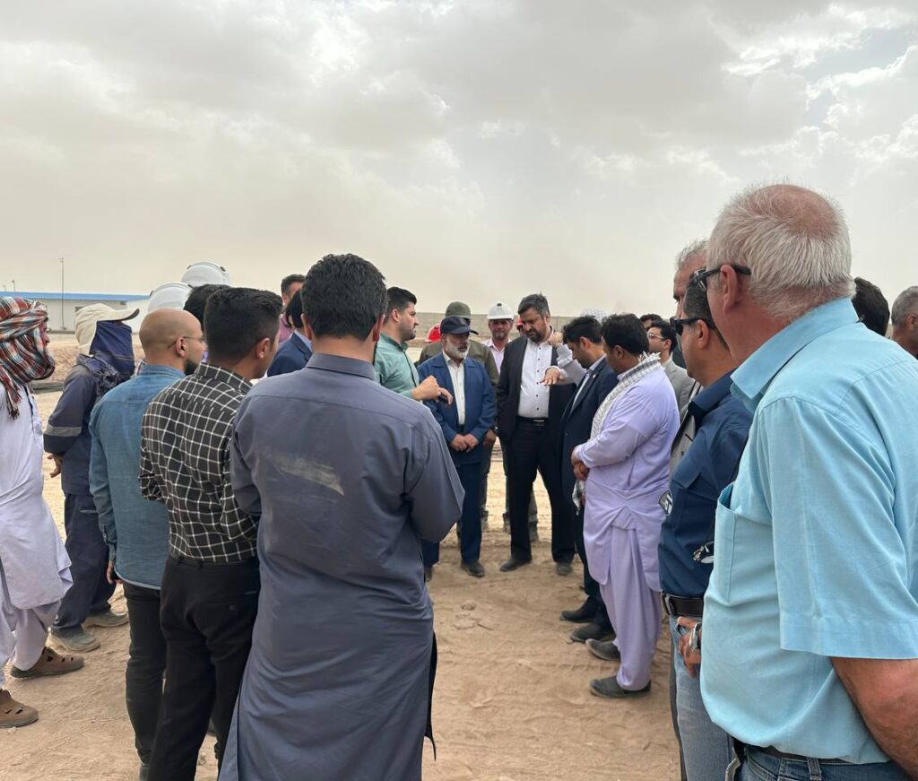 بازدید استاندار سیستان و بلوچستان از محل احداث کارخانه و روند پیشرفت پروژه اکتشافی طلای مادوفتی/ بازدیدی که طوفان شن هم نتوانست مانع آن شود بازدید استاندار سیستان و بلوچستان از محل احداث کارخانه و روند پیشرفت پروژه اکتشافی طلای مادوفتی/ بازدیدی که طوفان شن هم نتوانست مانع آن شود