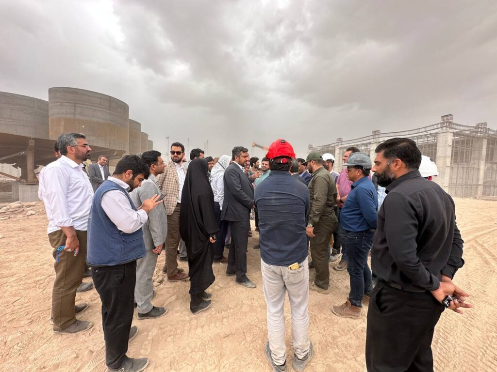 بازدید استاندار سیستان و بلوچستان از محل احداث کارخانه و روند پیشرفت پروژه اکتشافی طلای مادوفتی/ بازدیدی که طوفان شن هم نتوانست مانع آن شود بازدید استاندار سیستان و بلوچستان از محل احداث کارخانه و روند پیشرفت پروژه اکتشافی طلای مادوفتی/ بازدیدی که طوفان شن هم نتوانست مانع آن شود