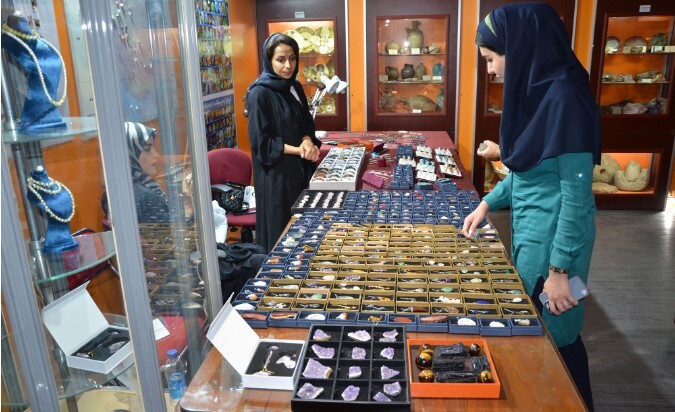 نمایشگاه سنگ و کانی در موزه علومزمین سازمان زمینشناسی و اکتشافات معدنی کشور میزبان علاقهمندان نمایشگاه سنگ و کانی در موزه علومزمین سازمان زمینشناسی و اکتشافات معدنی کشور میزبان علاقهمندان