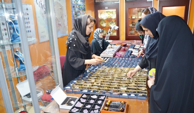 نمایشگاه سنگ و کانی در موزه علومزمین سازمان زمینشناسی و اکتشافات معدنی کشور میزبان علاقهمندان نمایشگاه سنگ و کانی در موزه علومزمین سازمان زمینشناسی و اکتشافات معدنی کشور میزبان علاقهمندان