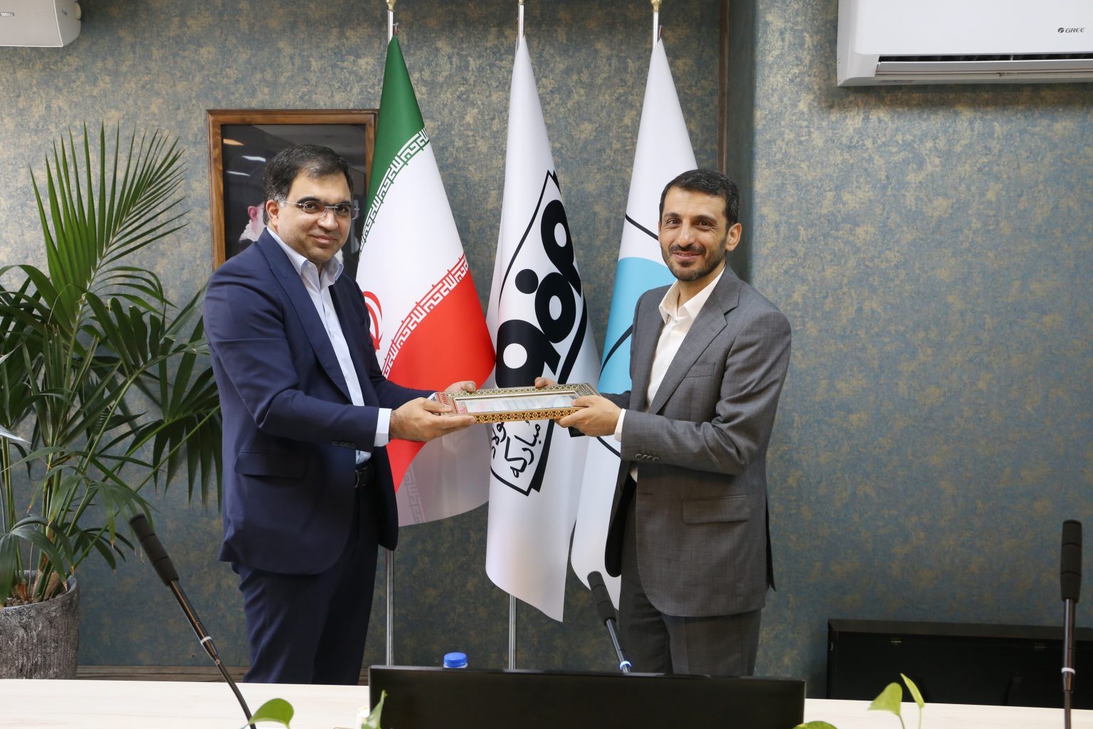 محمد تاجمیر ریاحی، مدیرعامل شرکت فولاد متیل شد/ ماموریت یکپارچهسازی و مدیریت تمامی مراکز خدماتی فولاد مبارکه به فولاد متیل ابلاغ شد محمد تاجمیر ریاحی، مدیرعامل شرکت فولاد متیل شد/ ماموریت یکپارچهسازی و مدیریت تمامی مراکز خدماتی فولاد مبارکه به فولاد متیل ابلاغ شد