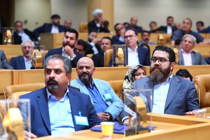 تقدیر از آلومینای ایران به عنوان واحد نمونه ملی در حوزههای صنعتی و معدنی تقدیر از آلومینای ایران به عنوان واحد نمونه ملی در حوزههای صنعتی و معدنی