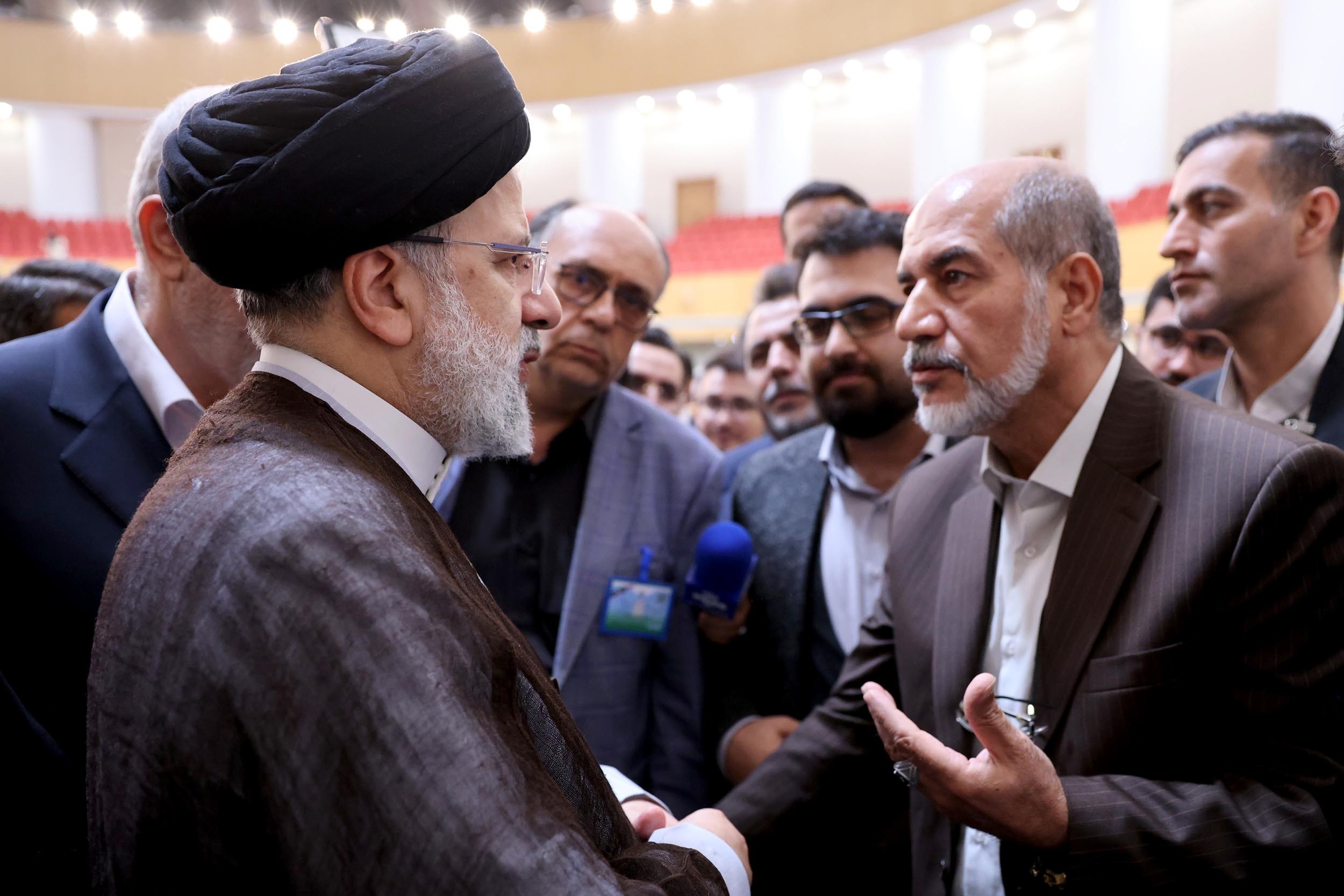 رفتار دولتمردان باید امیدآفرین باشد/ هیچ خط تولیدی نباید متوقف شود/ راهکار عبور از مشکلات اقتصادی مدیریت ظرفیتهای داخلی است/ راهکار رفع مشکلات را در دست و لبخند بیگانگان دنبال نمیکنیم/ پارکهای فناوری و دانش بنیان نقطه قدرت کشور است رفتار دولتمردان باید امیدآفرین باشد/ هیچ خط تولیدی نباید متوقف شود/ راهکار عبور از مشکلات اقتصادی مدیریت ظرفیتهای داخلی است/ راهکار رفع مشکلات را در دست و لبخند بیگانگان دنبال نمیکنیم/ پارکهای فناوری و دانش بنیان نقطه قدرت کشور است