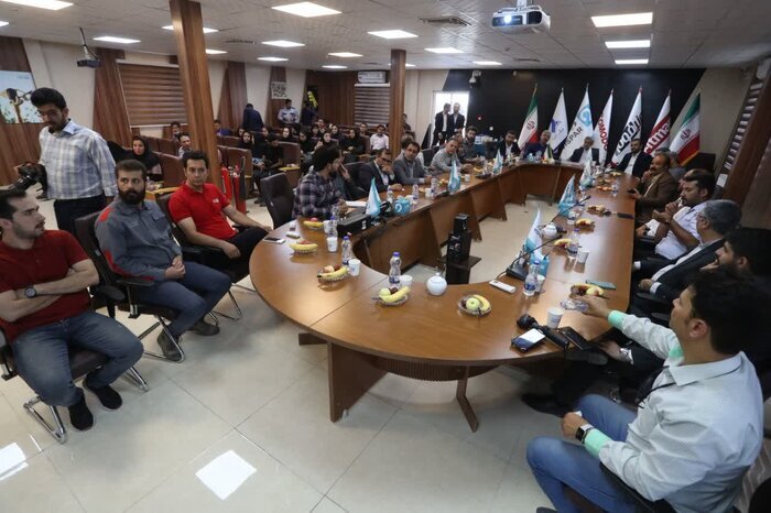 چرخ صنعت همدان میچرخد؛ بازگشت ۱۰۰واحد راکد به چرخه تولید چرخ صنعت همدان میچرخد؛ بازگشت ۱۰۰واحد راکد به چرخه تولید