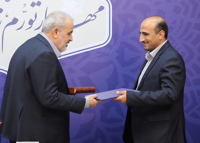 مشاوران جدید وزیر صنعت، معدن و تجارت معرفی شدند مشاوران جدید وزیر صنعت، معدن و تجارت معرفی شدند