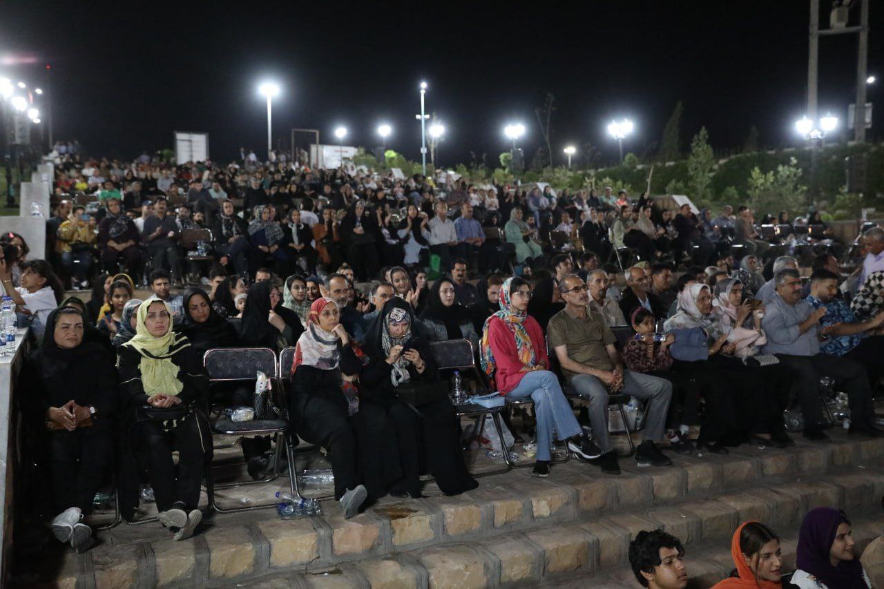 جشن بزرگ تکریم گلگهر از بازنشستگان برگزار شد جشن بزرگ تکریم گلگهر از بازنشستگان برگزار شد