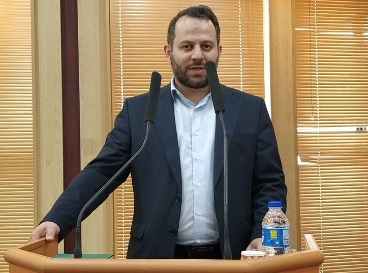 حمایت از صادرکنندگان نیاز کشور به فروش نفت خام را کاهش می‌دهد/ شاهد رشد صادرات در کشاورزی، صنایع و معادن هستیم