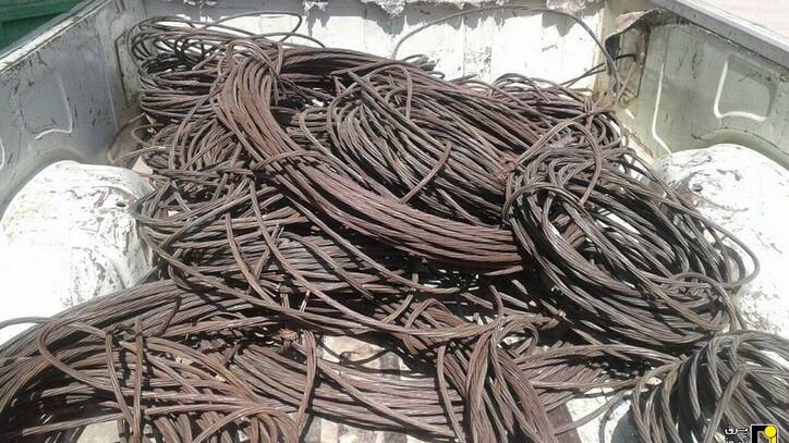 کشف ۱۰۰ کیلو سیم مس سرقتی از یک اتوبوس در انار