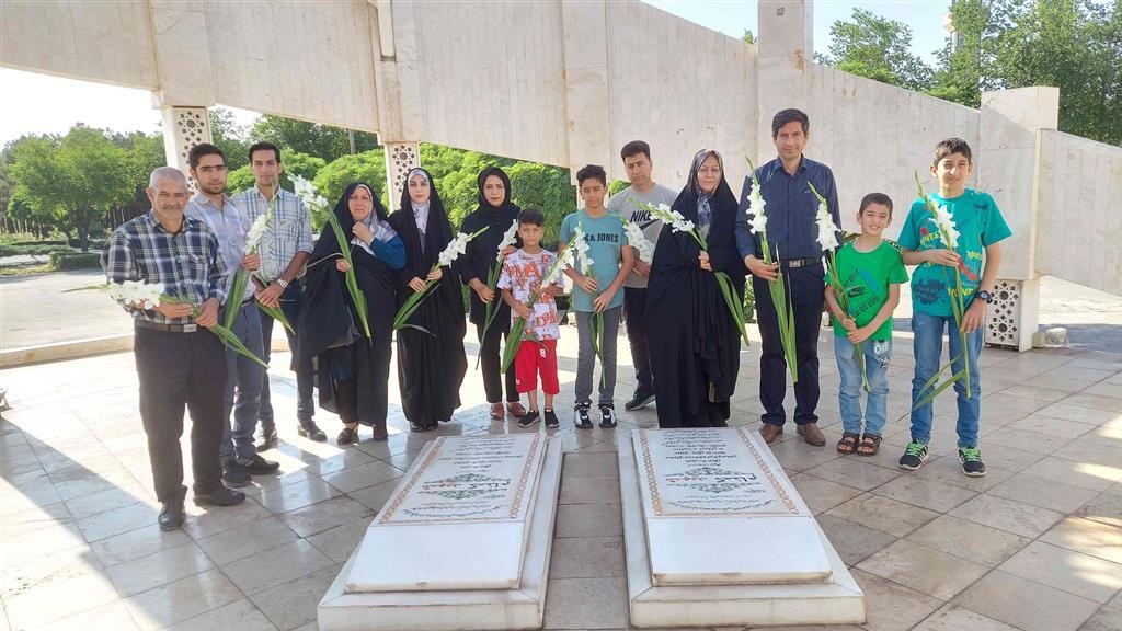 برگزاری نهمین برنامه بازدید خانوادههای کارکنان از ذوب آهن اصفهان برگزاری نهمین برنامه بازدید خانوادههای کارکنان از ذوب آهن اصفهان