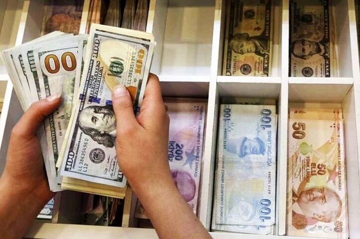 معامله گران دلار در فاز احتیاط