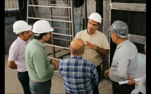 بازدید مدیران صنعتی از روند ساخت تونل حرارتی خط تولید پشم شیشه در قم