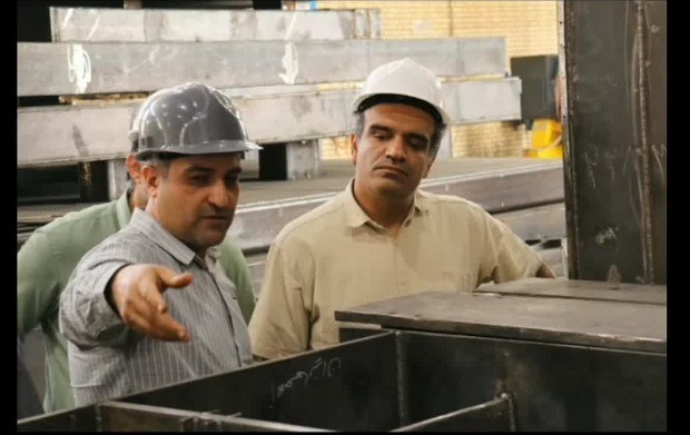 بازدید مدیران صنعتی از روند ساخت تونل حرارتی خط تولید پشم شیشه در قم