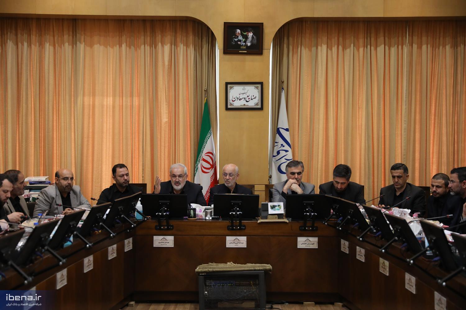 بازار ارز از زمان ریاست فرزین به ثبات رسید/ آمادگی مجلس برای حمایت از استمرار ثبات