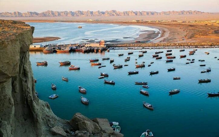 نگاه محبت آمیز بانک صنعت و معدن به رونق مکران