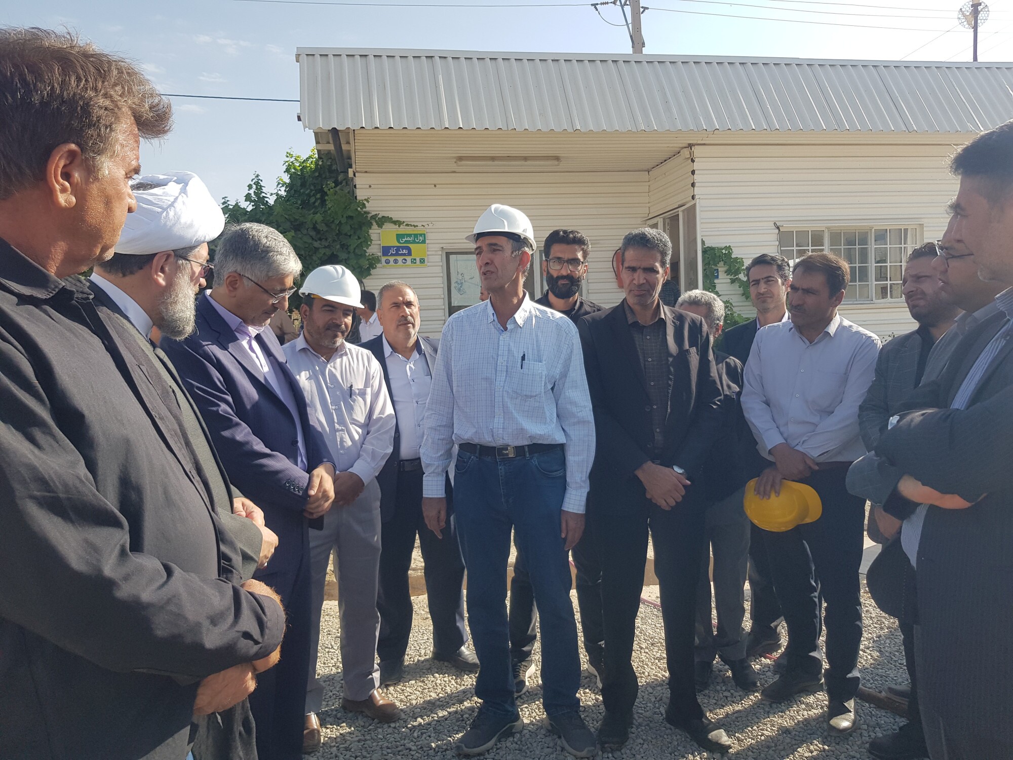 شهرستان بن، تولید کننده ۲۷ هزار تن گاز کربنیک مایع کشور/ تولید لامپ‌های خیابانی نوین در شهرکرد