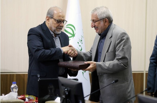 در کمیسیون زیربنایی مجمع تشخیص مصلحت نظام با حضور رئیس سازمان زمینشناسی کشور مصوب شد: تبدیل ذخایر معدنی کشور به سرمایه ملی پایدار با برداشت صیانتی از معادن در کمیسیون زیربنایی مجمع تشخیص مصلحت نظام با حضور رئیس سازمان زمینشناسی کشور مصوب شد: تبدیل ذخایر معدنی کشور به سرمایه ملی پایدار با برداشت صیانتی از معادن