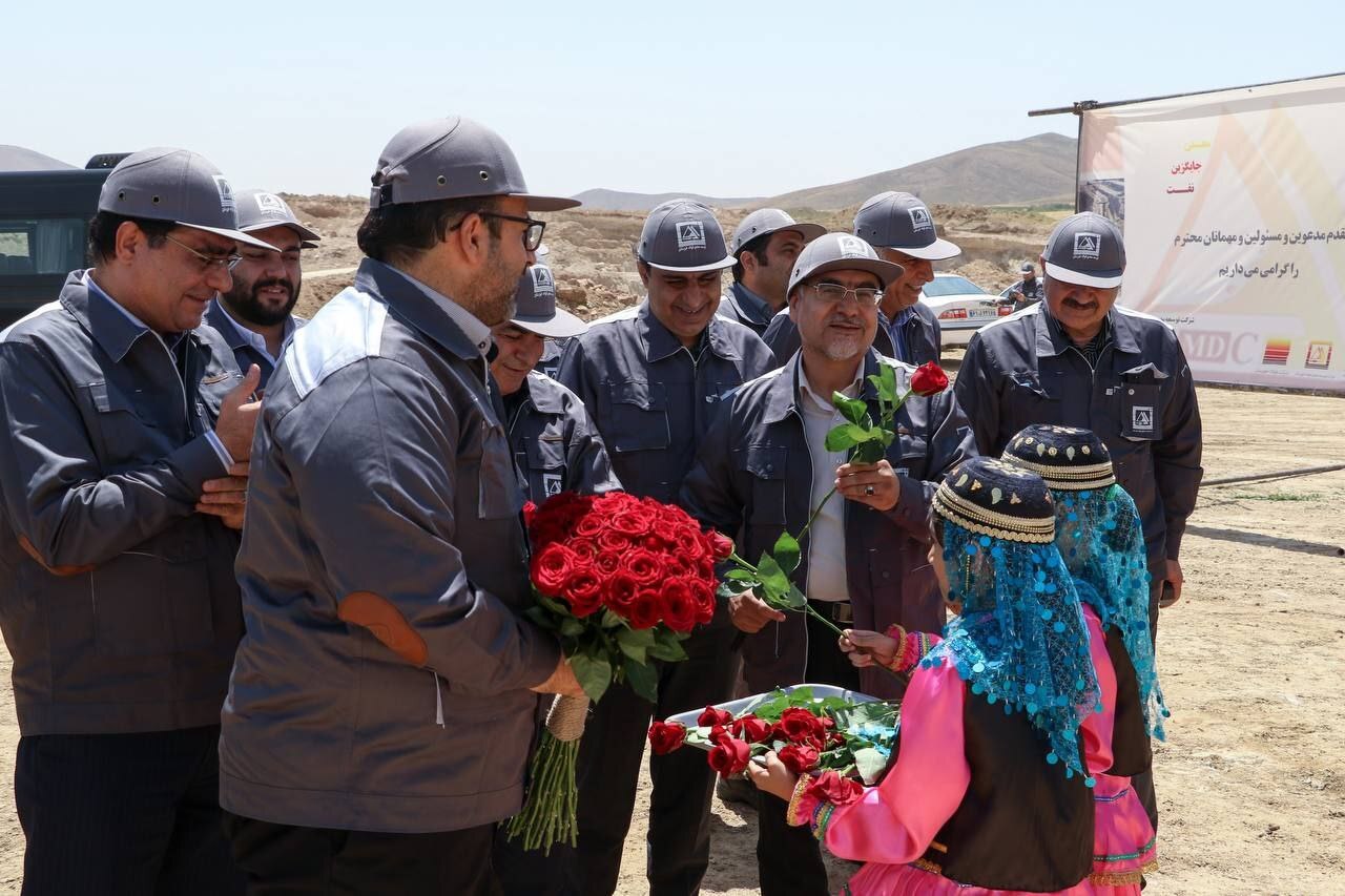 فولاد خوزستان اولین معدن سنگ آهن ۱۰۰٪ مالکیتی خود را به بهره برداری رساند فولاد خوزستان اولین معدن سنگ آهن ۱۰۰٪ مالکیتی خود را به بهره برداری رساند