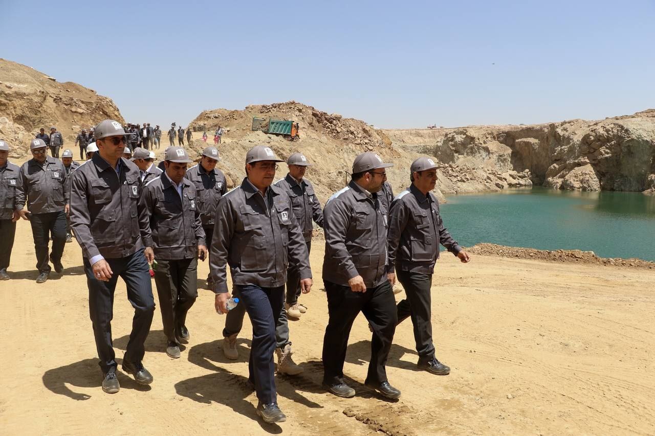 فولاد خوزستان اولین معدن سنگ آهن ۱۰۰٪ مالکیتی خود را به بهره برداری رساند فولاد خوزستان اولین معدن سنگ آهن ۱۰۰٪ مالکیتی خود را به بهره برداری رساند