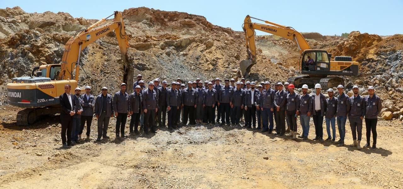 فولاد خوزستان اولین معدن سنگ آهن ۱۰۰٪ مالکیتی خود را به بهره برداری رساند فولاد خوزستان اولین معدن سنگ آهن ۱۰۰٪ مالکیتی خود را به بهره برداری رساند