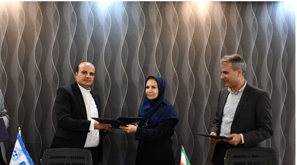 تفاهم‌نامه همکاری ژئوپارک جهانی قشم، کرسی یونسکو در مخاطرات زمین‌شناسی ساحلی و پژوهشکده علوم زمین به امضا رسید
