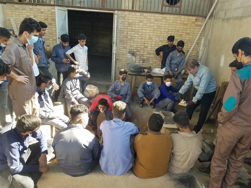مشارکت فعال در راهاندازی هنرستان جوار صنعت آموزش و پرورش استان هرمزگان مشارکت فعال در راهاندازی هنرستان جوار صنعت آموزش و پرورش استان هرمزگان