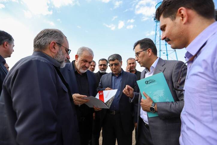 وزیر صمت از سه مجموعه تولیدی و صنعتی در شهرستان اراک بازدید کرد