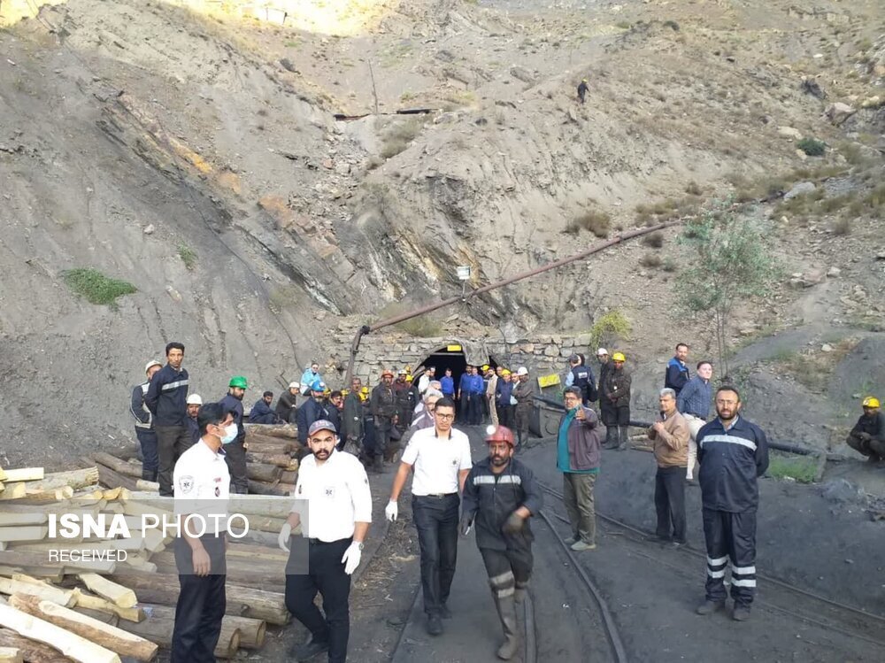 ماههای حادثهخیز برای معدن طزره: شهریور و فروردین/ در ایران هر کارگر سالانه ۲۵۰ تن زغالسنگ تولید میکند/ تولید زغالسنگ با روشهای سنتی ماههای حادثهخیز برای معدن طزره: شهریور و فروردین/ در ایران هر کارگر سالانه ۲۵۰ تن زغالسنگ تولید میکند/ تولید زغالسنگ با روشهای سنتی