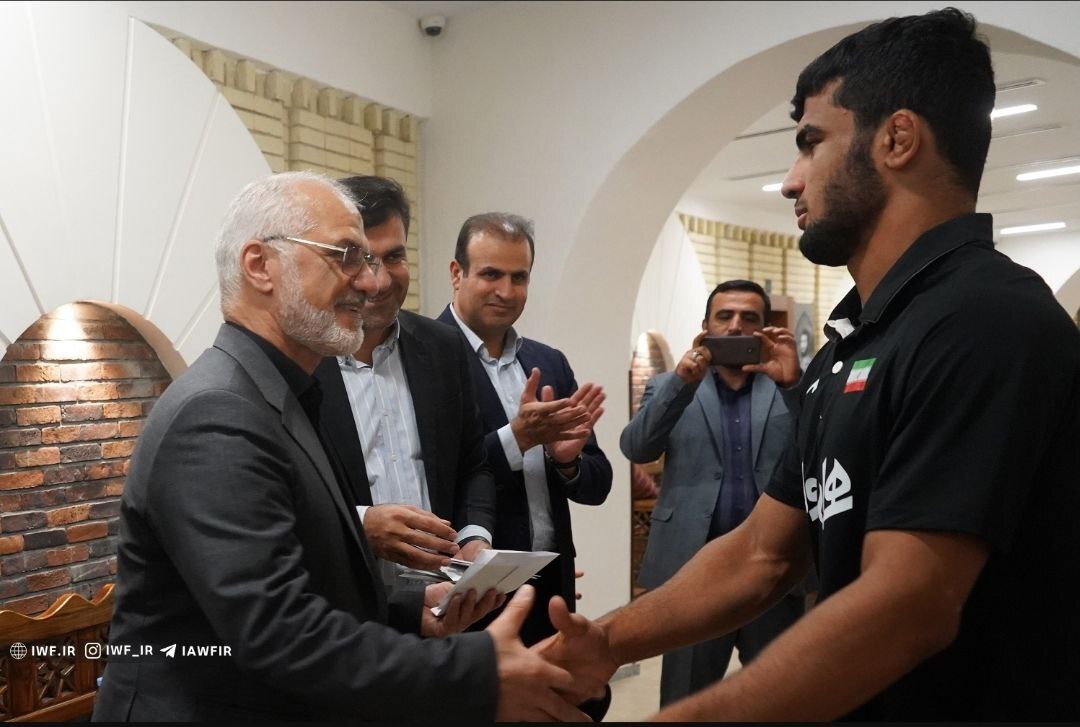 دیدار استاندار خوزستان و مدیرعامل گروه ملی صنعتی فولاد ایران با ملی پوشان کشتی فرنگی اعزامی به مسابقات جهانی بلگراد ۲۰۲۳ دیدار استاندار خوزستان و مدیرعامل گروه ملی صنعتی فولاد ایران با ملی پوشان کشتی فرنگی اعزامی به مسابقات جهانی بلگراد ۲۰۲۳