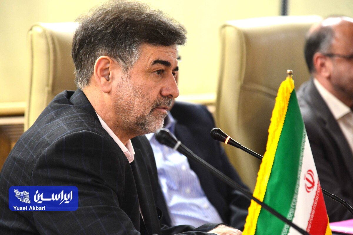 شرکت‌های فولادی تنها امید بخش خصوصی برای صنعت برق کشور است