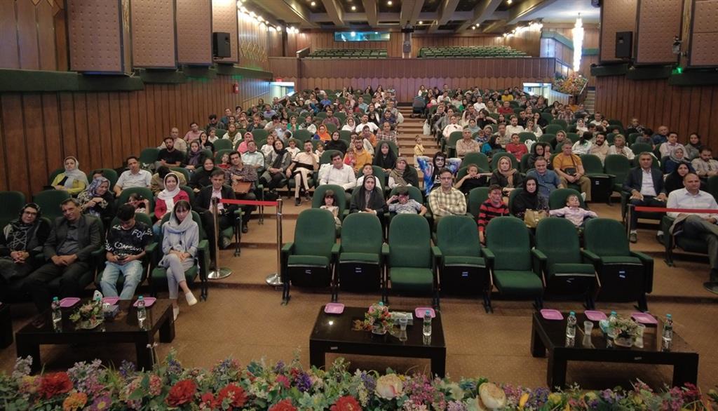 برگزاری چهاردهمین برنامــه بازدید خانوادههای کارکنان از خط تولید برگزاری چهاردهمین برنامــه بازدید خانوادههای کارکنان از خط تولید