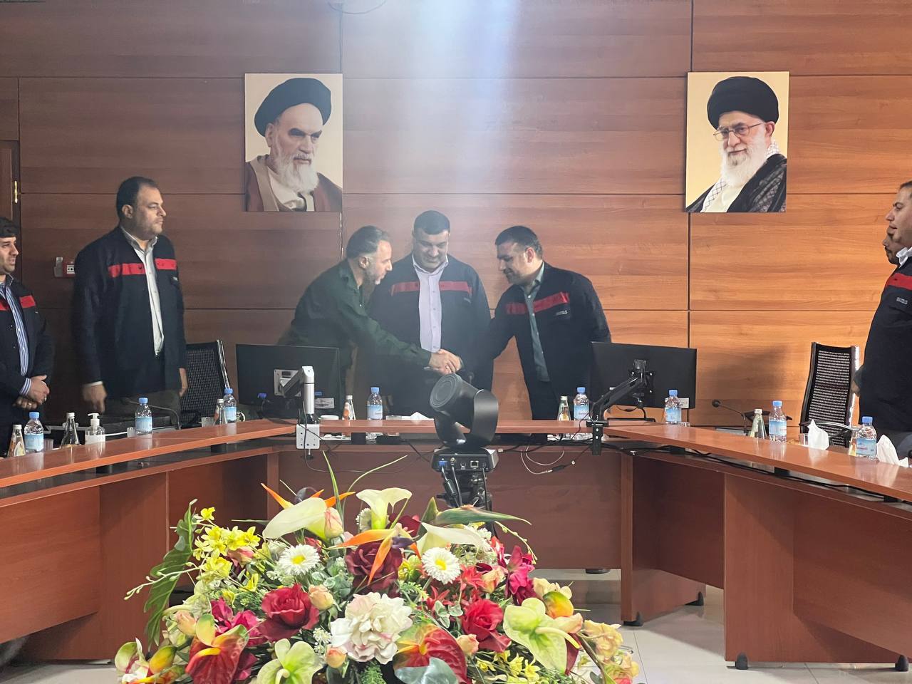مراسم تکریم و معارفه فرمانده پایگاه بسیج فولاد اکسین خوزستان/ مهندس محمدی: ضرورت ترویج تفکر و فرهنگ بسیجی/ رشد تولید فولاد اکسین با تفکر بسیجی و انقلابی و روحیه جهادی حاصل شد مراسم تکریم و معارفه فرمانده پایگاه بسیج فولاد اکسین خوزستان/ مهندس محمدی: ضرورت ترویج تفکر و فرهنگ بسیجی/ رشد تولید فولاد اکسین با تفکر بسیجی و انقلابی و روحیه جهادی حاصل شد