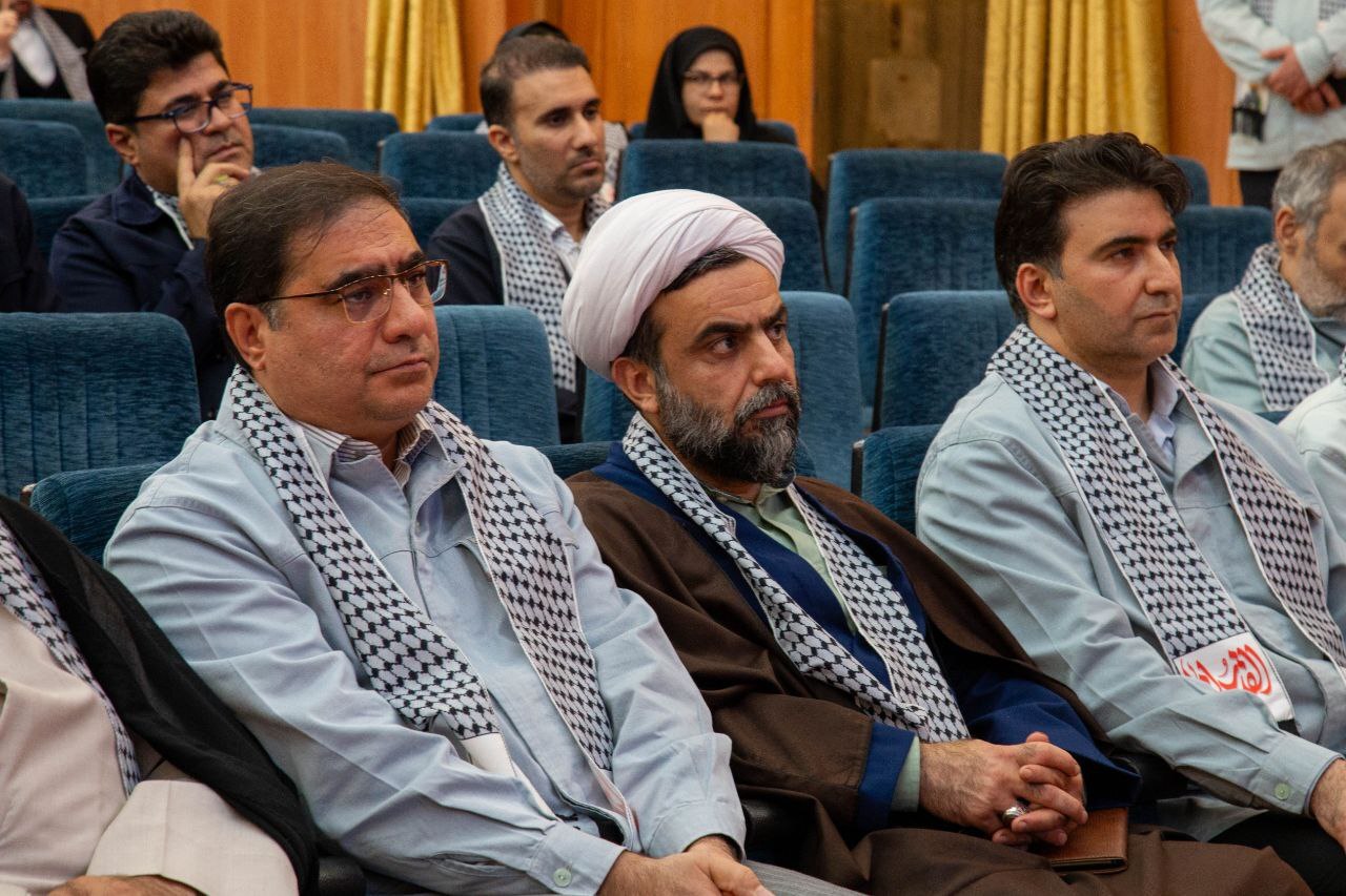 رزمایش بزرگ اهدای سه هزار بسته آموزشی به دانشآموزان کمبرخوردار برگزار شد رزمایش بزرگ اهدای سه هزار بسته آموزشی به دانشآموزان کمبرخوردار برگزار شد