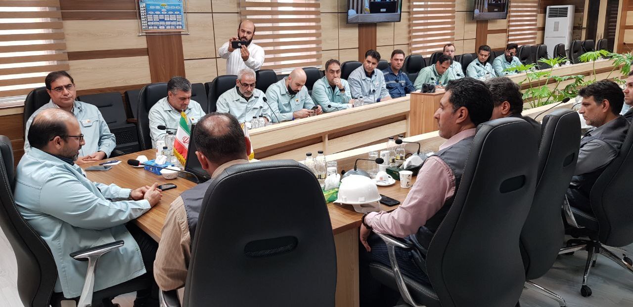 دیدار مدیرکل تعاون، کار و رفاه اجتماعی استان با مدیرعامل فولاد خوزستان دیدار مدیرکل تعاون، کار و رفاه اجتماعی استان با مدیرعامل فولاد خوزستان