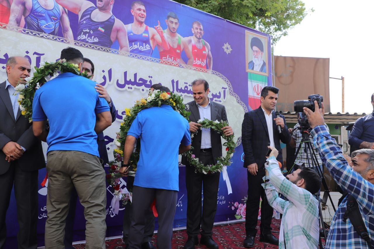 آیین استقبال و تجلیل از ملی پوشان افتخار آفرین گروه ملی صنعتی فولاد ایران در مسابقات کشتی فرنگی قهرمانی جهان برگزار شد آیین استقبال و تجلیل از ملی پوشان افتخار آفرین گروه ملی صنعتی فولاد ایران در مسابقات کشتی فرنگی قهرمانی جهان برگزار شد