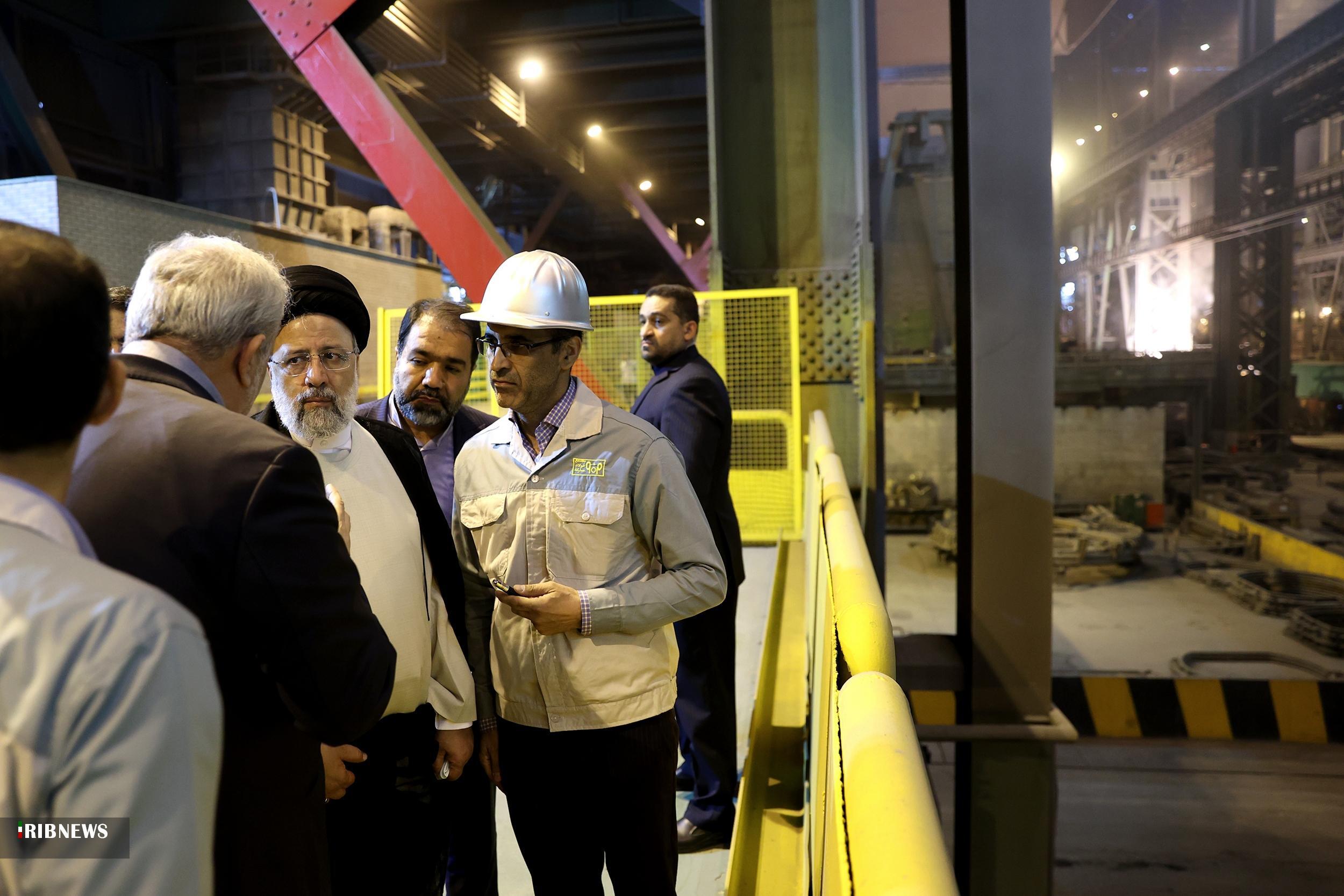 بازدید رییس جمهور از خطوط ناحیه فولادسازی فولاد مبارکه بازدید رییس جمهور از خطوط ناحیه فولادسازی فولاد مبارکه